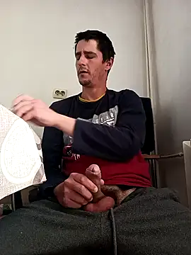 hugecock4u1990 online show from 2, 5, 2026