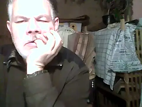 Snapshot of A1B3- chatting on 28, 10, 2025 A1B3- online show from 28, 10, 2025