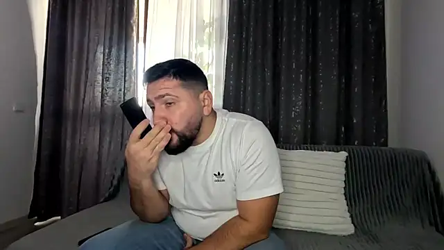 Gold Alpha Boy online show from 28, 10, 2025