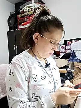 Isabella5 Brown  online show from 30, 10, 2025