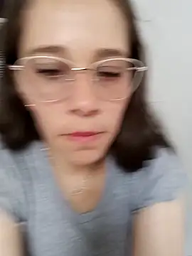 Isabella5 Brown  online show from 5, 2, 2026