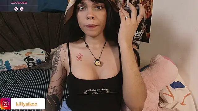 Snapshot of kitty_aikooo chatting on 4, 4, 2026 kitty aikooo online show from 4, 4, 2026