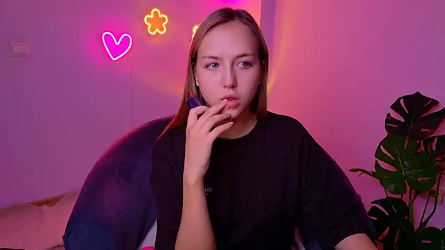 Snapshot of CindySparkl chatting on 4, 6, 2026 CindySparkl online show from 4, 6, 2026