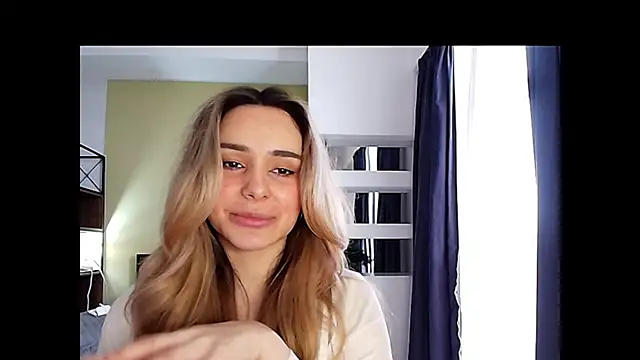 Snapshot of Chloe_Ravens chatting on 18, 12, 2025 Chloe Ravens online show from 18, 12, 2025