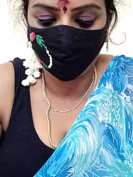 Snapshot of yoga-mithraa chatting on 9, 11, 2025 yoga-mithraa online show from 9, 11, 2025