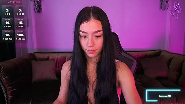 Snapshot of FataleNellie chatting on 28, 11, 2025 FataleNellie online show from 28, 11, 2025