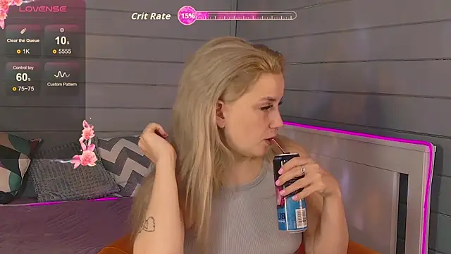 Snapshot of Crystal_Jull chatting on 14, 9, 2025 Crystal Jull online show from 14, 9, 2025