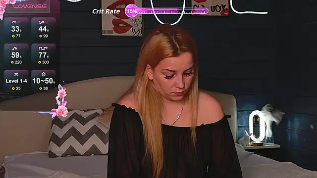 Snapshot of Crystal_Jull chatting on 28, 10, 2025 Crystal Jull online show from 28, 10, 2025