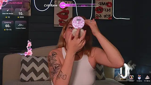 Snapshot of Crystal_Jull chatting on 2, 11, 2025 Crystal Jull online show from 2, 11, 2025