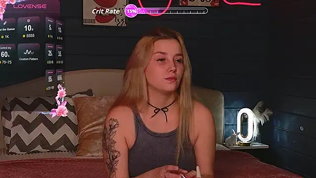 Snapshot of Crystal_Jull chatting on 6, 11, 2025 Crystal Jull online show from 6, 11, 2025