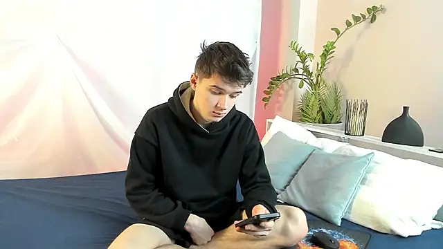 Snapshot of SherlockMax chatting on 5, 2, 2026 SherlockMax online show from 5, 2, 2026