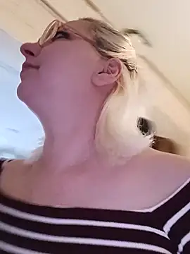 Snapshot of VikaKing chatting on 12, 2, 2026 VikaKing online show from 12, 2, 2026