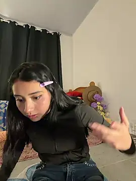 Snapshot of kaori_77 chatting on 1, 8, 2026 kaori 77 online show from 1, 8, 2026