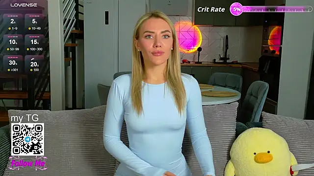 Snapshot of HoneyJohansson chatting on 11, 9, 2025 HoneyJohansson online show from 11, 9, 2025