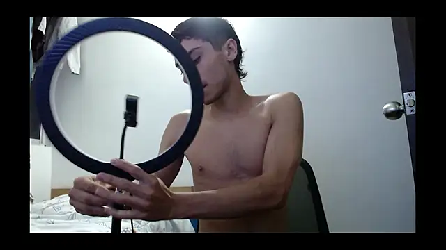 axel davis  online show from 3, 10, 2025