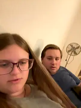 Snapshot of CurvyPaar2 chatting on 11, 9, 2025 CurvyPaar2 online show from 11, 9, 2025