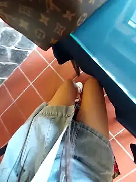 Snapshot of meomeocute chatting on 23, 10, 2025 meomeocute online show from 23, 10, 2025