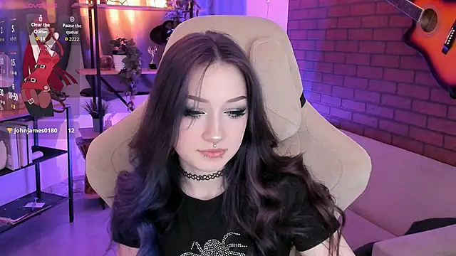 LiliLuna online show from 12, 11, 2025