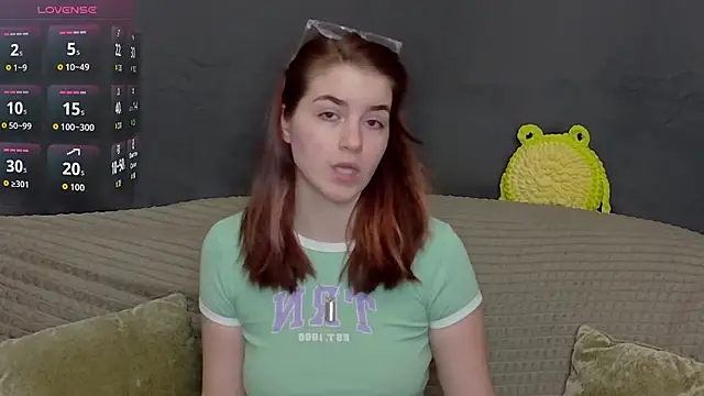 Snapshot of ElzaBlis chatting on 8, 11, 2025 ElzaBlis online show from 8, 11, 2025