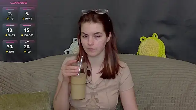 Snapshot of ElzaBlis chatting on 9, 11, 2025 ElzaBlis online show from 9, 11, 2025