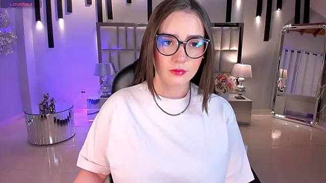 SarahRhodes  online show from 17, 4, 2026