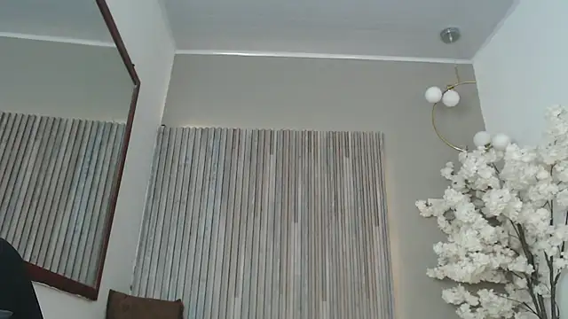 Snapshot of Michellee_20 chatting on 27, 9, 2025 Michellee 20 online show from 27, 9, 2025