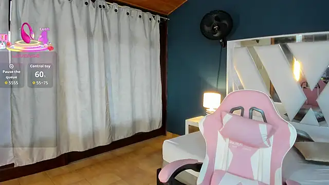 Snapshot of mia_kinky1 chatting on 20, 9, 2025 mia kinky1 online show from 20, 9, 2025