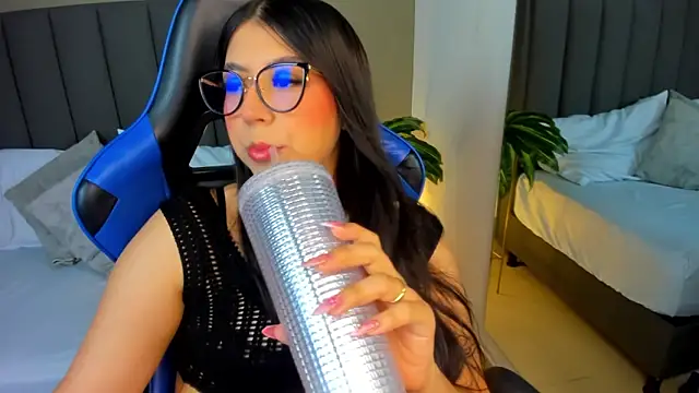 anagil  online show from 7, 4, 2026