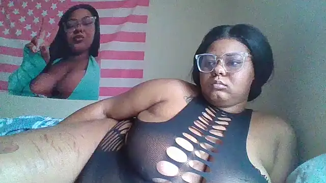Snapshot of TharealBunn chatting on 10, 4, 2026 TharealBunn online show from 10, 4, 2026
