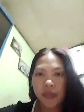 Snapshot of missluvv chatting on 20, 9, 2025 missluvv online show from 20, 9, 2025