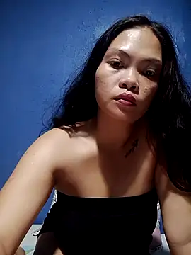 Snapshot of missluvv chatting on 24, 9, 2025 missluvv online show from 24, 9, 2025