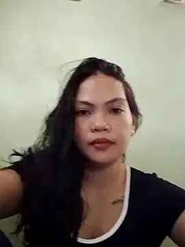 Snapshot of missluvv chatting on 21, 10, 2025 missluvv online show from 21, 10, 2025