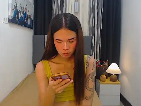 Snapshot of Colette_Thompson chatting on 22, 4, 2026 Colette Thompson online show from 22, 4, 2026