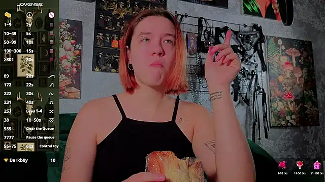 Snapshot of the_high_priestess chatting on 23, 11, 2025 the high priestess online show from 23, 11, 2025