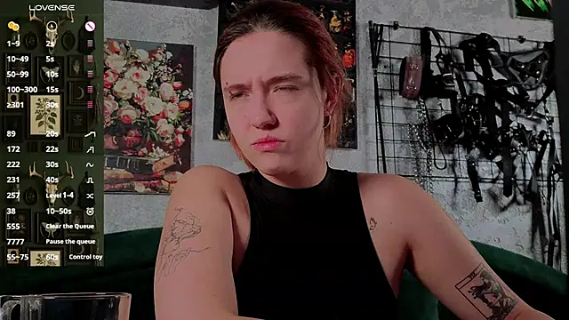 Snapshot of the_high_priestess chatting on 4, 12, 2025 the high priestess online show from 4, 12, 2025