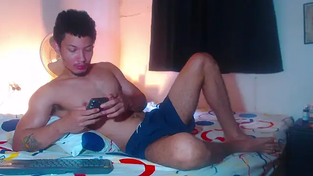 Snapshot of RuiMaddoox chatting on 10, 10, 2025 RuiMaddoox online show from 10, 10, 2025