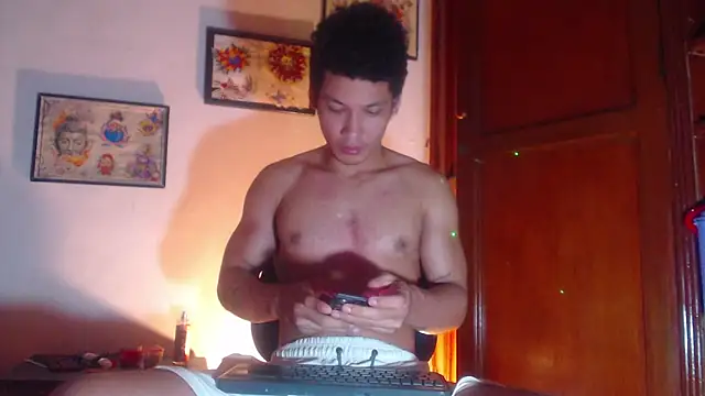 Snapshot of RuiMaddoox chatting on 16, 10, 2025 RuiMaddoox online show from 16, 10, 2025