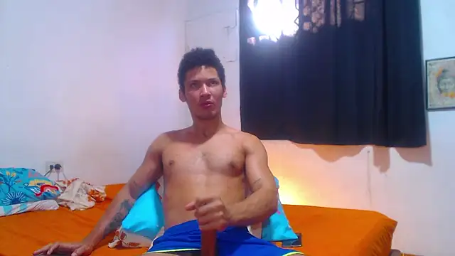 Snapshot of RuiMaddoox chatting on 19, 10, 2025 RuiMaddoox online show from 19, 10, 2025