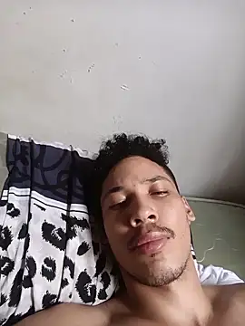 Snapshot of RuiMaddoox chatting on 14, 12, 2025 RuiMaddoox online show from 14, 12, 2025