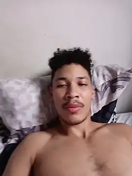 Snapshot of RuiMaddoox chatting on 16, 12, 2025 RuiMaddoox online show from 16, 12, 2025