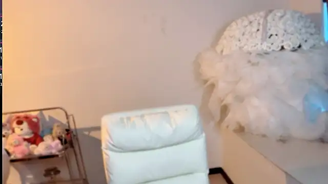 Snapshot of Tina-a chatting on 11, 9, 2025 Tina-a online show from 11, 9, 2025