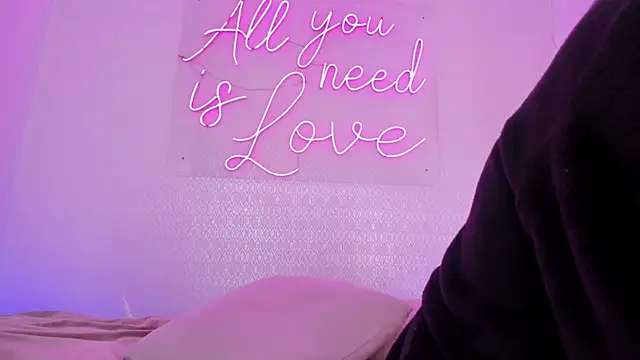 Snapshot of aleksandramiller_ chatting on 11, 5, 2026 aleksandramiller online show from 11, 5, 2026