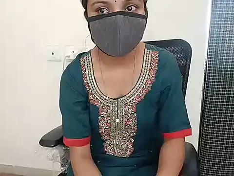 Snapshot of miss_kaur23 chatting on 6, 11, 2025 miss kaur23 online show from 6, 11, 2025