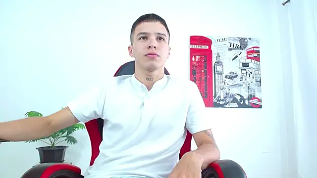 Snapshot of Cumandres18 chatting on 16, 10, 2025 Cumandres18 online show from 16, 10, 2025