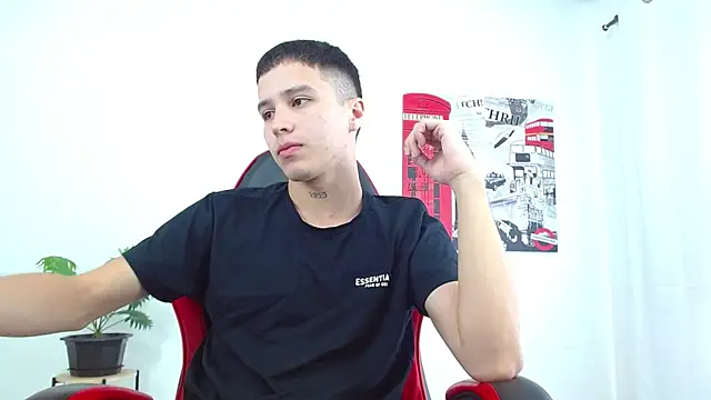 Snapshot of Cumandres18 chatting on 17, 10, 2025 Cumandres18 online show from 17, 10, 2025