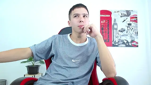 Snapshot of Cumandres18 chatting on 18, 10, 2025 Cumandres18 online show from 18, 10, 2025