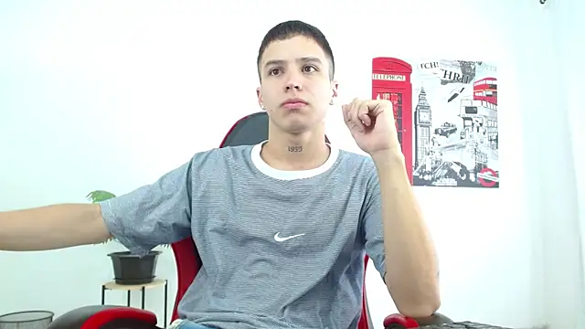 Snapshot of Cumandres18 chatting on 23, 10, 2025 Cumandres18 online show from 23, 10, 2025