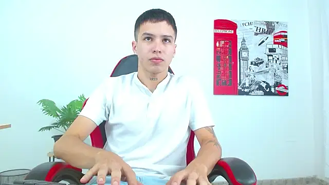 Snapshot of Cumandres18 chatting on 29, 10, 2025 Cumandres18 online show from 29, 10, 2025