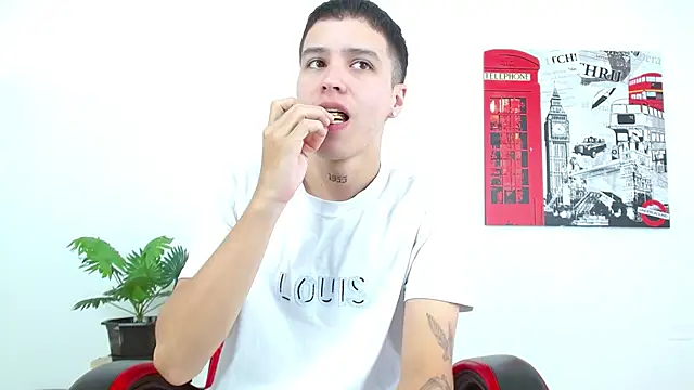 Snapshot of Cumandres18 chatting on 7, 11, 2025 Cumandres18 online show from 7, 11, 2025