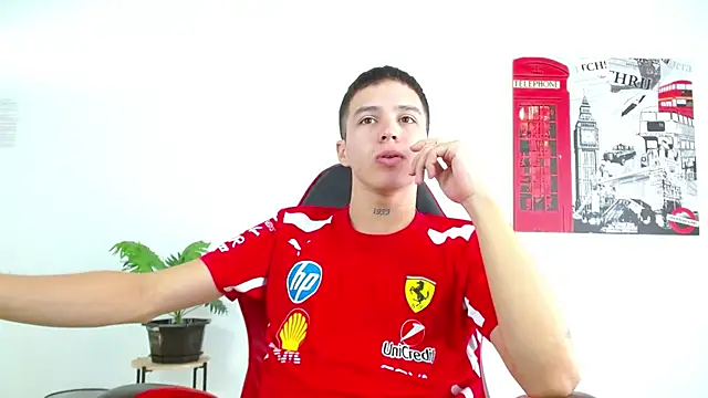 Snapshot of Cumandres18 chatting on 8, 11, 2025 Cumandres18 online show from 8, 11, 2025